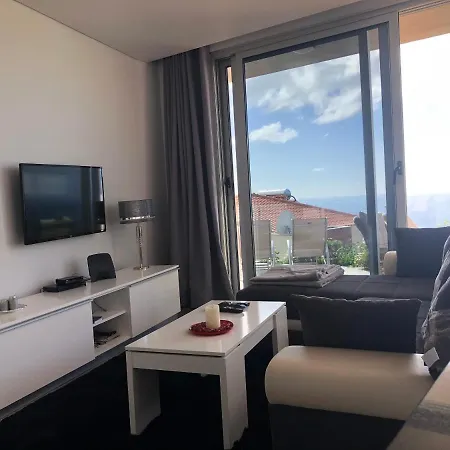 Pinheira Ii Estreito Da Calheta