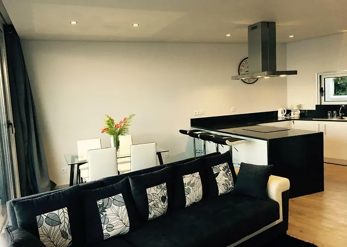 Pinheira Ii * Estreito Da Calheta