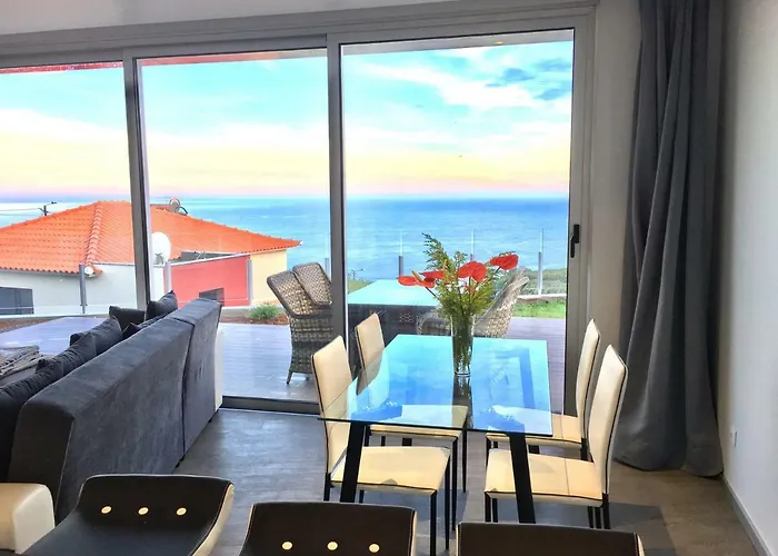 Pinheira Ii Estreito Da Calheta